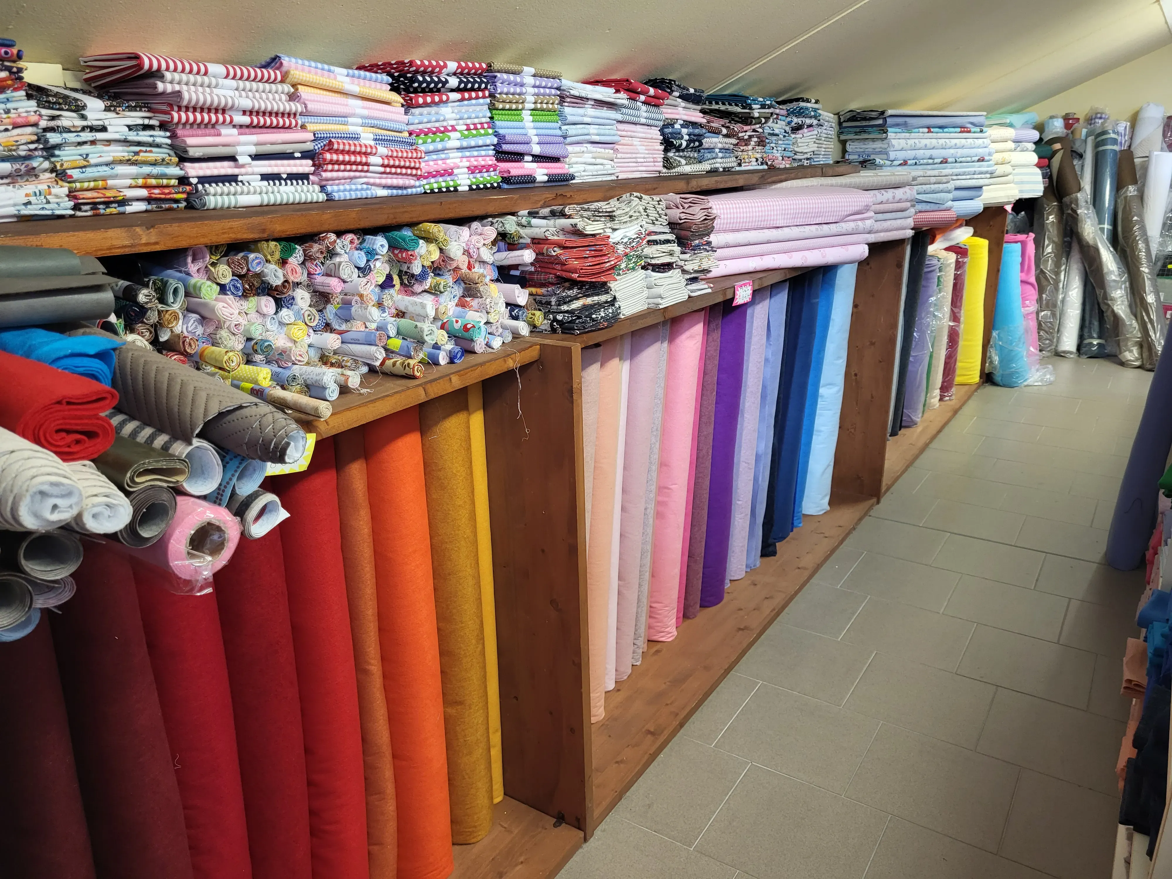 Tessuti e stoffe colorati